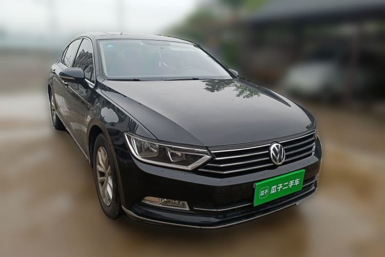 Used Volkswagen Magotan 2017 280TSI DSG Comfort Model
