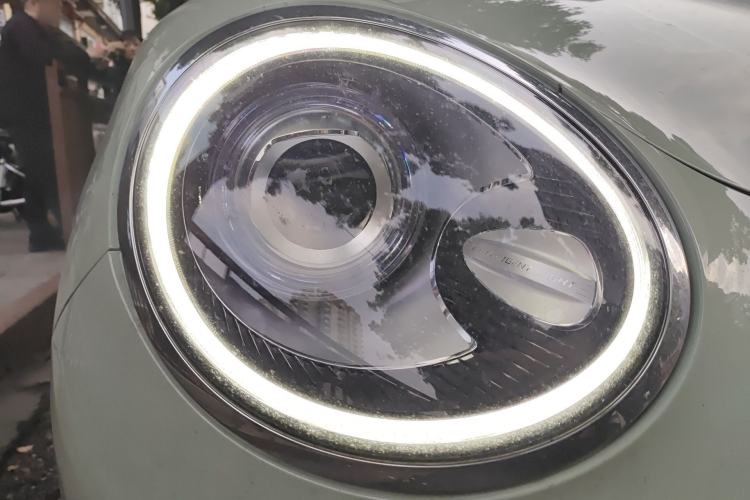 Used ORA Good Cat 2022 Morandi Edition 400km Standard Range Premium Version Lithium Iron Phosphate Right Front Headlight