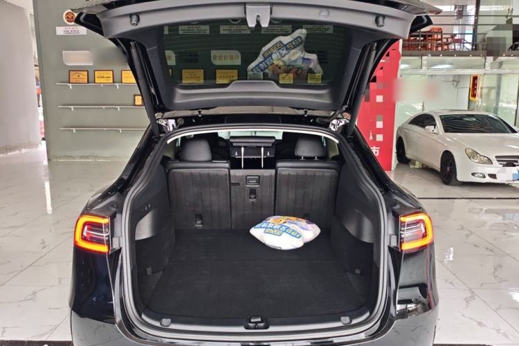 Used Tesla Model Y 2022 Long-Range All-Wheel-Drive Version