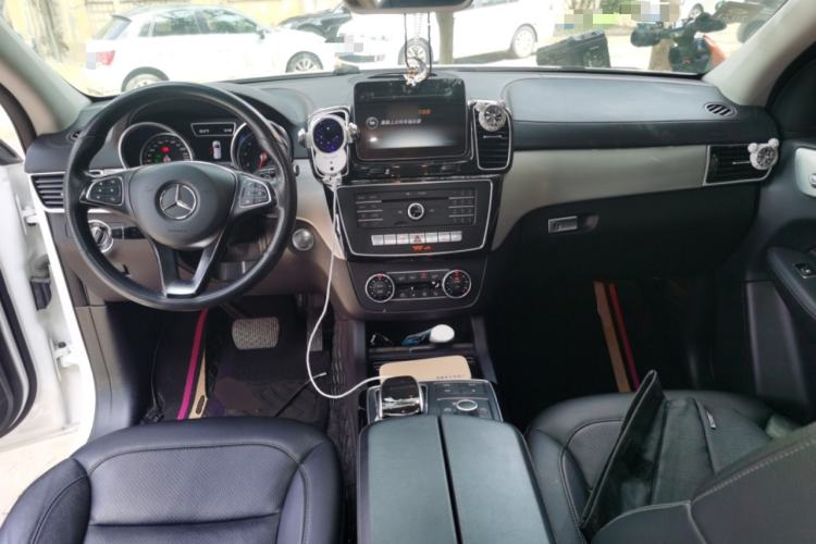 Used Mercedes-Benz GLE Coupe 2017 GLE 400 4MATIC Coupe SUV Center Console