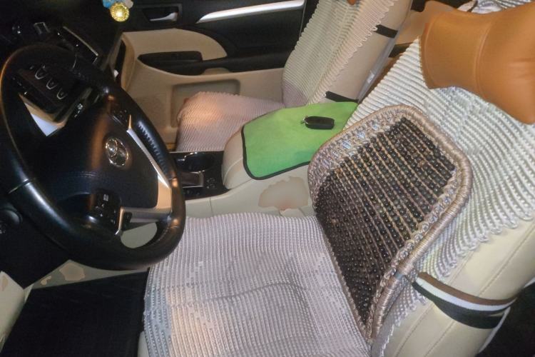 Used Toyota Highlander 2018 2.0T Two-Wheel Drive Luxury Edition 7 Seats China VI Standard