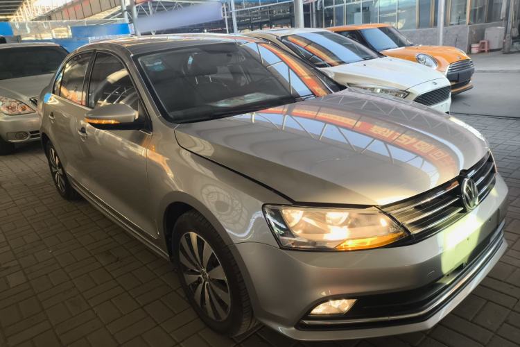 Used Volkswagen Sagitar 2017 230TSI Automatic Comfort Version
