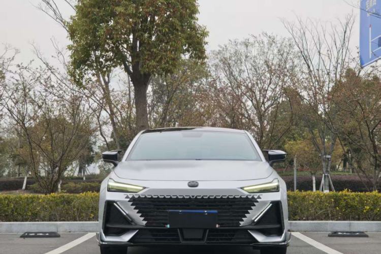 Used CHANGAN UNI-V 2022 1.5T Prestige Version
