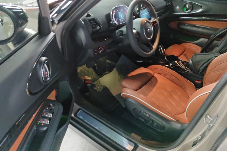 Used MINI Clubman 2023 Refresh 1.5T COOPER Connoisseur Driver Seat