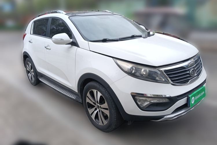 Used Kia Sportage R 2014 2.0L Automatic Two-Wheel Drive DLX Front Right 45 Deg