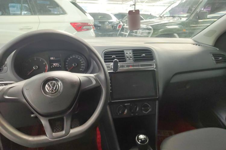 Used Volkswagen Polo 2016 1.4L Manual Fashion Model