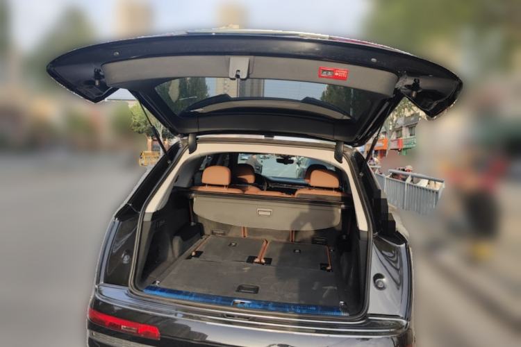 Used Audi Q7 2020 55 TFSI quattro Black Warrior Exclusive Edition Trunk