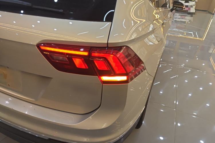 Used Volkswagen Tiguan L 2019 330TSI Automatic Two-Wheel Drive Panoramic Comfort Edition China V Standard
