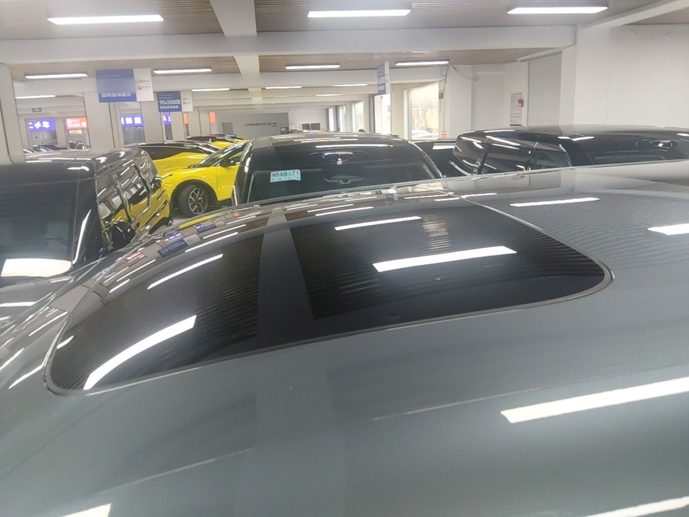 Zeekr 009 2024 7-Seater Walk-Through Version Four-Wheel Drive 108 kWh — снимка 7