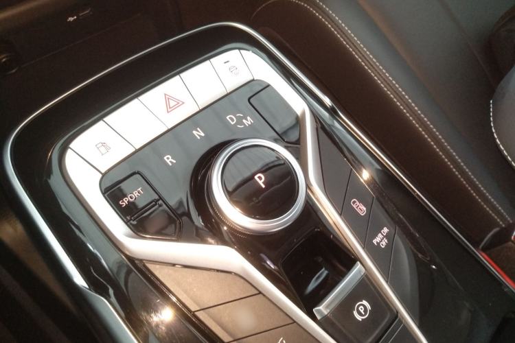 Used SAIC MAXUS G20 2023 Facelifted PLUS 2.0T Gasoline Automatic Luxury Edition