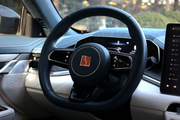 Used Zeekr 001 2022 Ultra-Long Range Dual-Motor YOU Version Interior 8