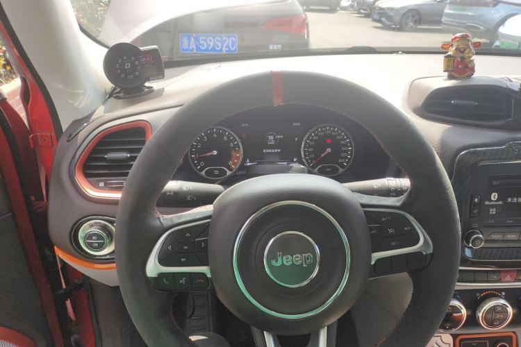 Used Jeep Renegade 2016 1.4T Automatic Smart Edition Steering Wheel