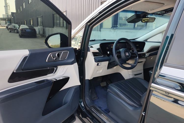 Used Buick Century 2023 2.0T Four-Seat Private Edition Driver Seat