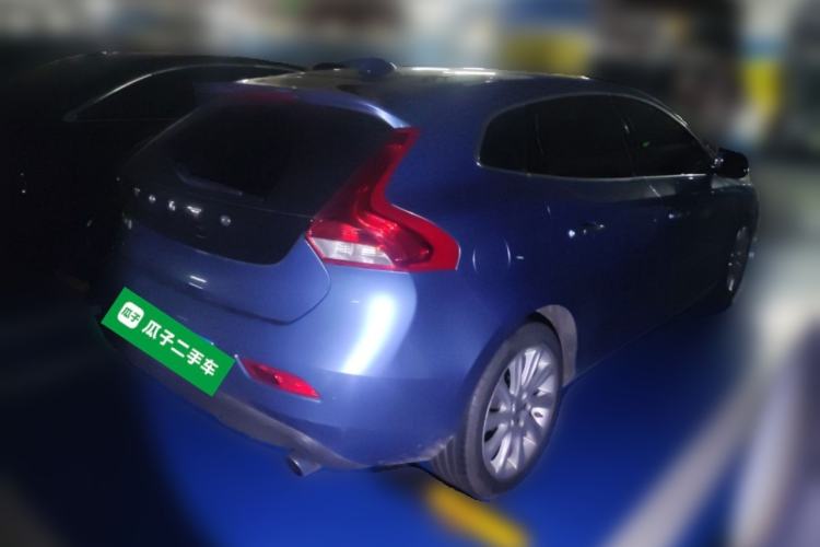 Used Volvo V40 2015 1.6T Zhiya Edition Rear Right 45 Deg