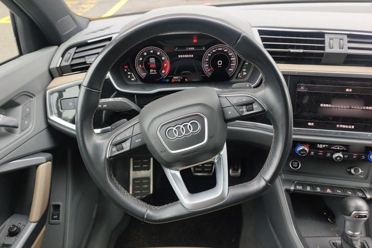 Used Audi Q3 2024 45 TFSI quattro Fashion Dynamic Edition Launch Special Edition Steering Wheel