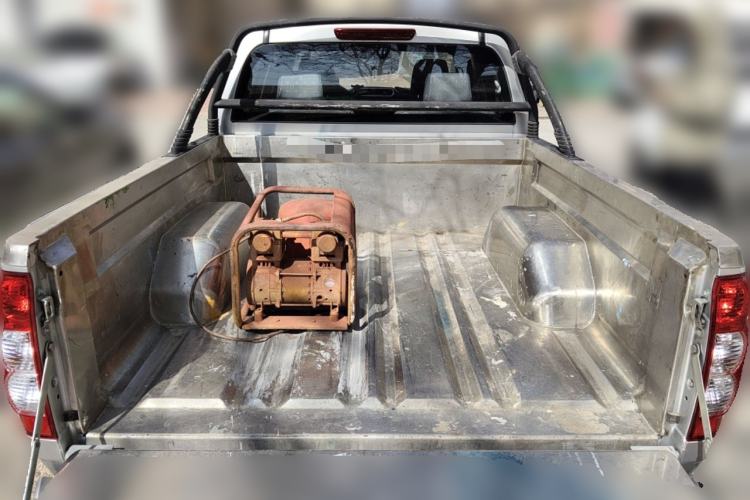 Used Great Wall Wingle 5 2017 2.0T European-spec Diesel Two-Wheel-Drive Entry-Level Big Double-Cab GW4D20D Trunk