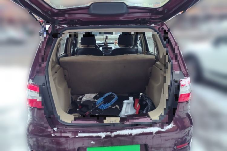 Used Nissan Livina 2015 1.6XE Manual Comfort Edition Trunk