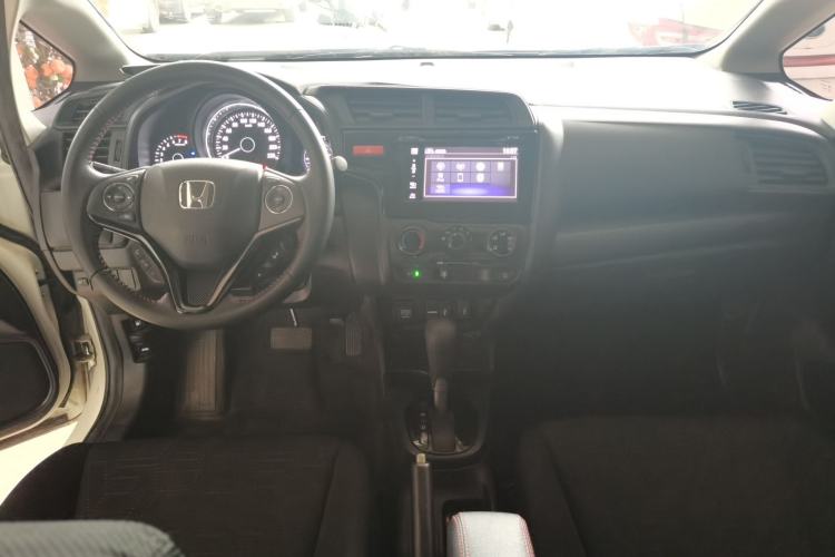 Used Honda Fit 2016 1.5L LX CVT Comfort Model Center Console