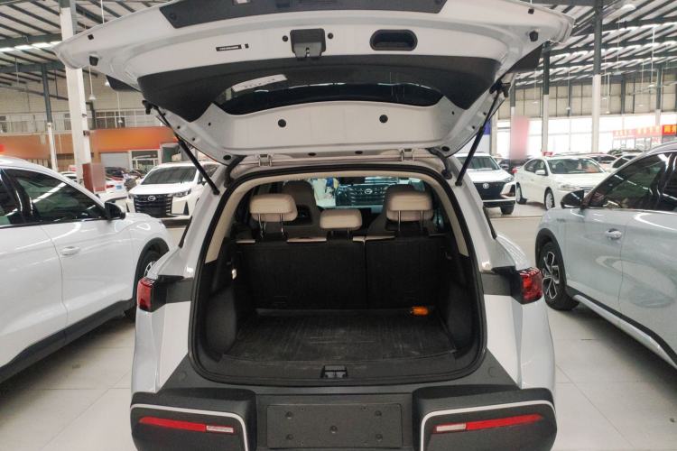 Used BYD Yuan UP 2025 Intelligent Driving Version 401 km Leading Edition