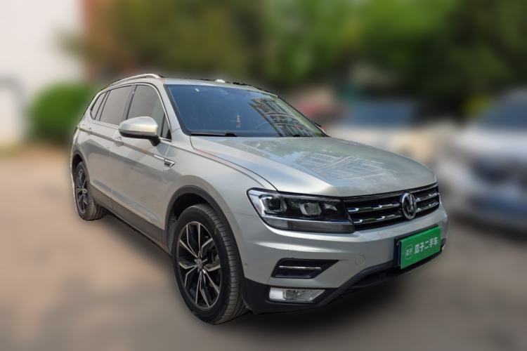 Used Volkswagen Tiguan L 2019 Revised 330TSI Automatic Two-Wheel Drive Smart & Luxury Edition China VI Standard

