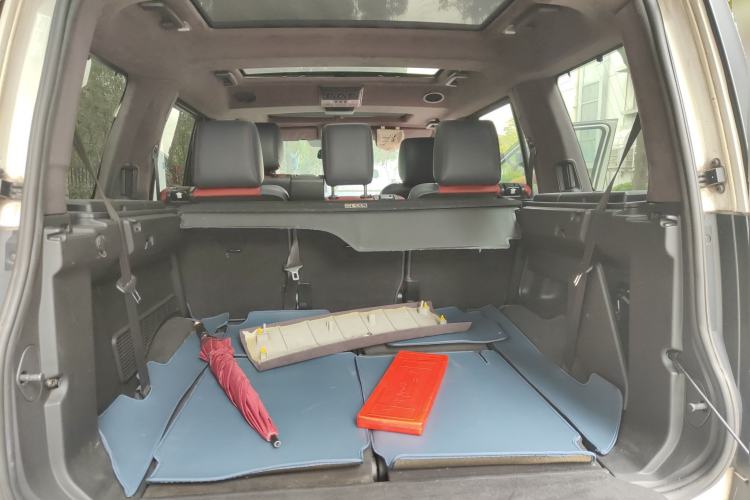 Used Land Rover Discovery 2013 3.0 SDV6 HSE Diesel Edition Trunk