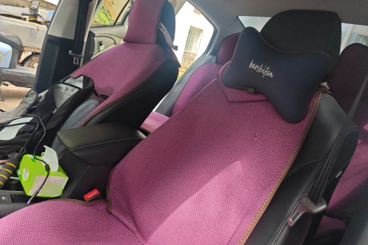 Used Roewe i5 2020 1.5L Automatic 4G Connect Luxury Flagship Edition
