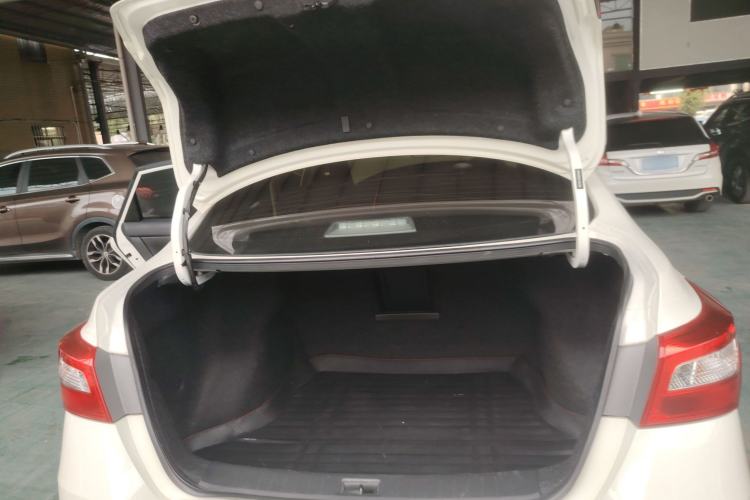 Used Nissan Sylphy 2019 1.6XV CVT Smart Connect Luxury Edition China V Standard Trunk