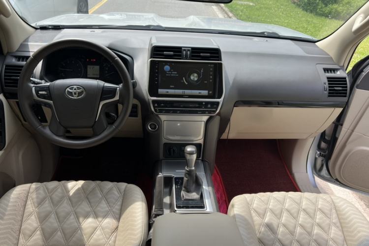 Used Toyota Prado 2018 4.0L U.S.-Spec Version 7 Seats Interior 8