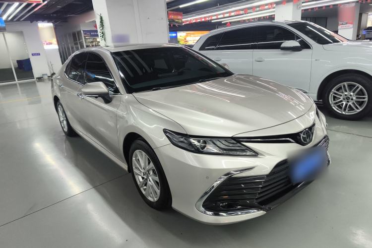 Used Toyota Camry 2021 2.0G Luxury Edition
