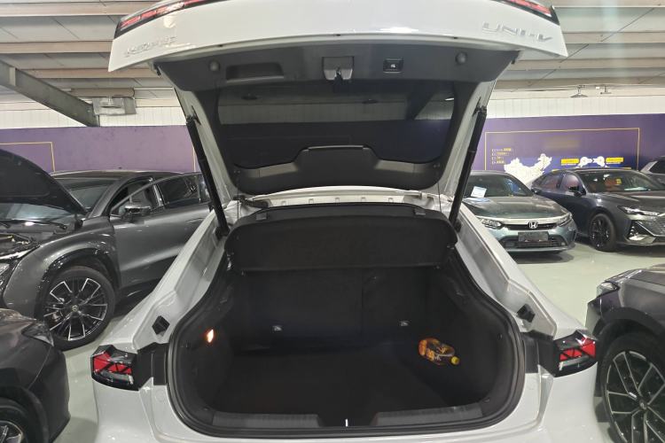 Used Changan UNI-V iDD 2024 Blue Whale Smart Electric iDD 136km Luxury Model