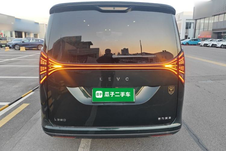 Used Geely Galaxy LEVC L380 2025 805 km Flagship Version All-Wheel Drive