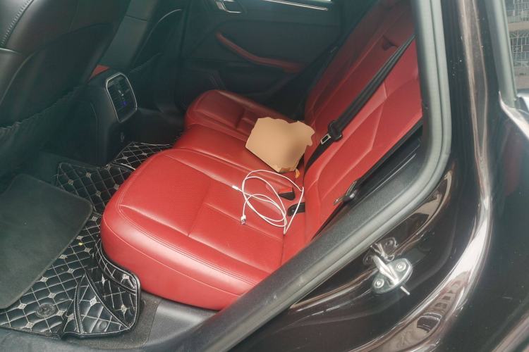 Used Porsche Macan 2018 Macan 2.0T Left Rear Seat