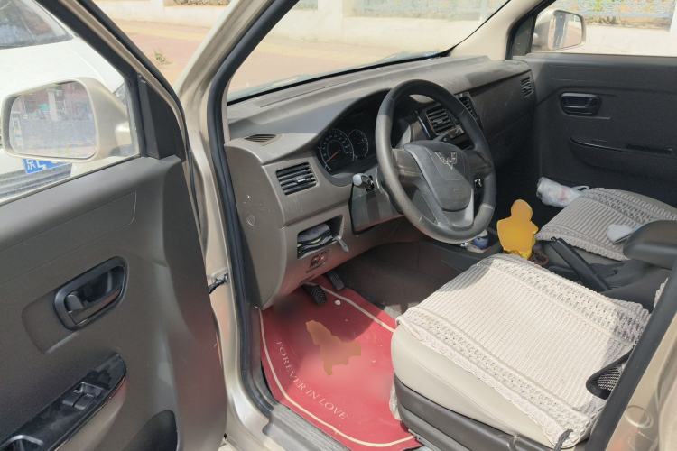 Used Wuling Rongguang V 2016 1.2L Standard Version Driver Seat