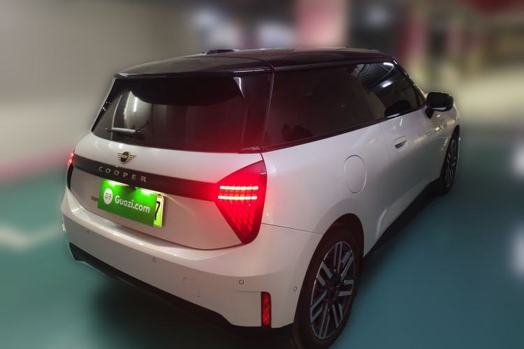 Used MINI Electric MINI COOPER 2025 456km COOPER E Classic Style
