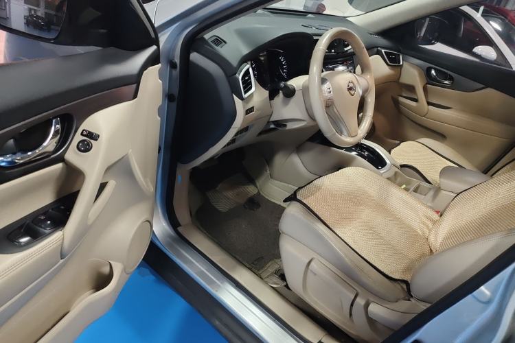 Used Nissan X-Trail 2015 2.0L CVT Comfort MAX Edition 2WD