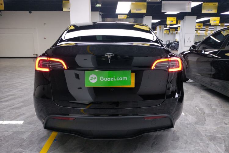 Used Tesla Model Y 2023 Long-Range All-Wheel-Drive Version