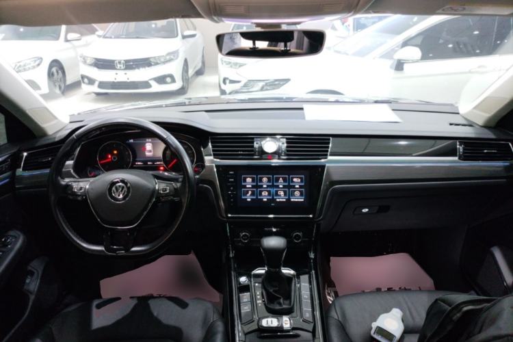 Used Volkswagen Phideon 2019 380TSI Two-Wheel Drive Business Edition China VI Standard
