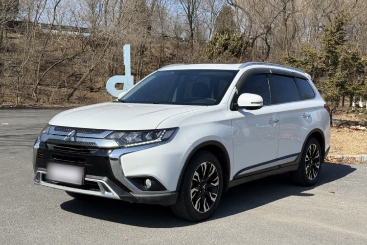 Used Mitsubishi Outlander 2019 2.4L 4x4 Zhi Xiang Edition 7 Seats China V Emission Standard