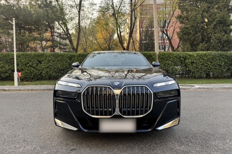 Used BMW 7 Series 2023 740Li Luxury Edition M Sport Package Exterior 1