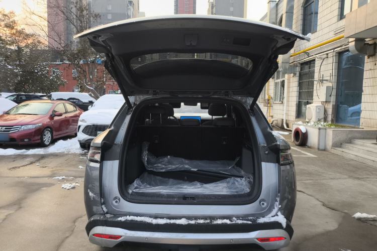 Used BYD Song L DM-i 2025 Intelligent Driving Version 112 km Beyond-Range Type
