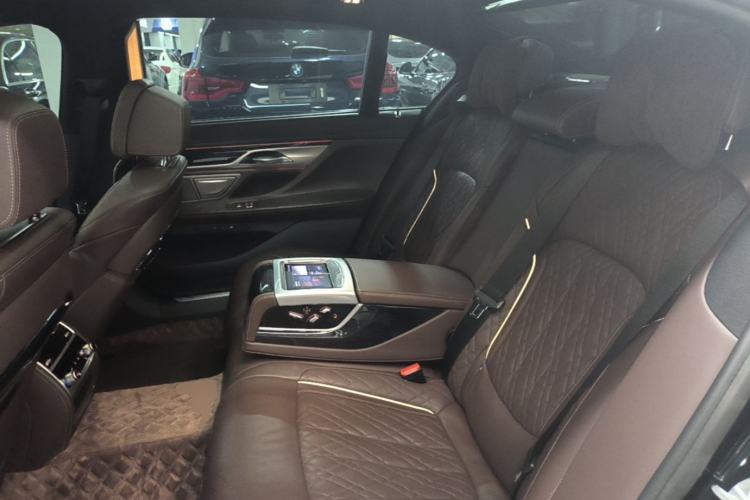 Used BMW 7 Series 2021 740Li Leading Model M Sport Package Left Rear Seat