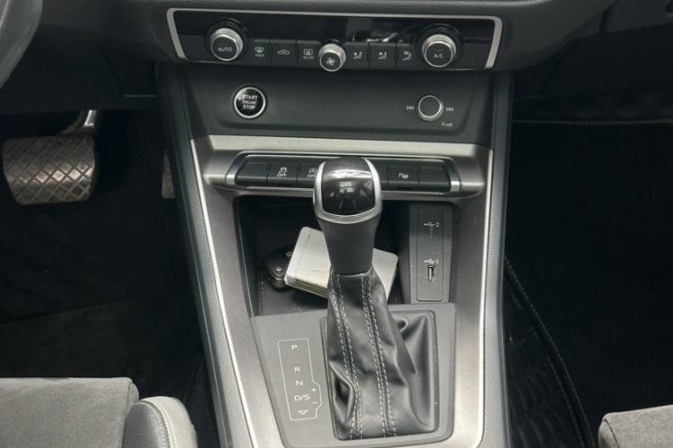 Used Audi Q3 2021 35 TFSI Fashion Dynamic Model
