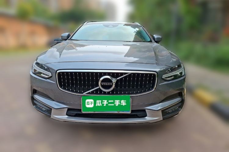 Used Volvo V90 2020 Facelifted Cross Country T5 AWD Zhiyuan Edition Front