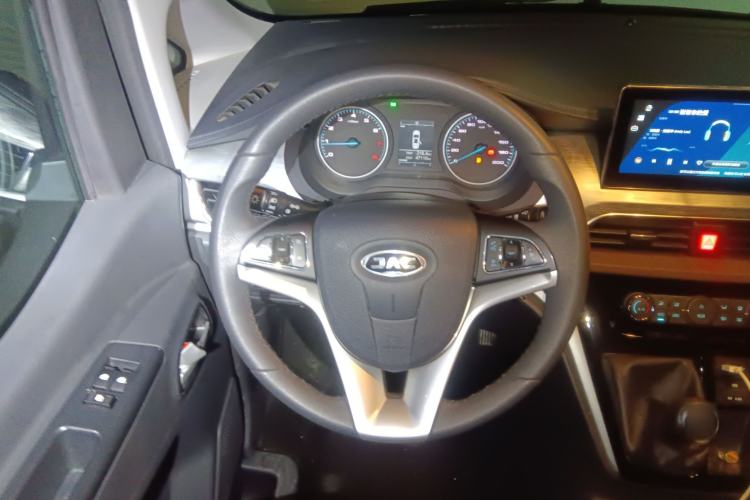 Used JAC Refine M3 2022 PLUS 1.8L 7-seater Standard Model Steering Wheel