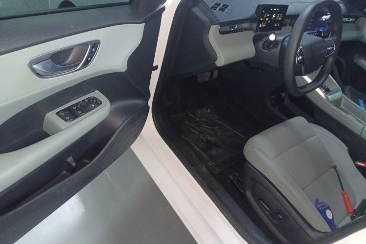 Used Roewe D6 2025 450km Deluxe Edition