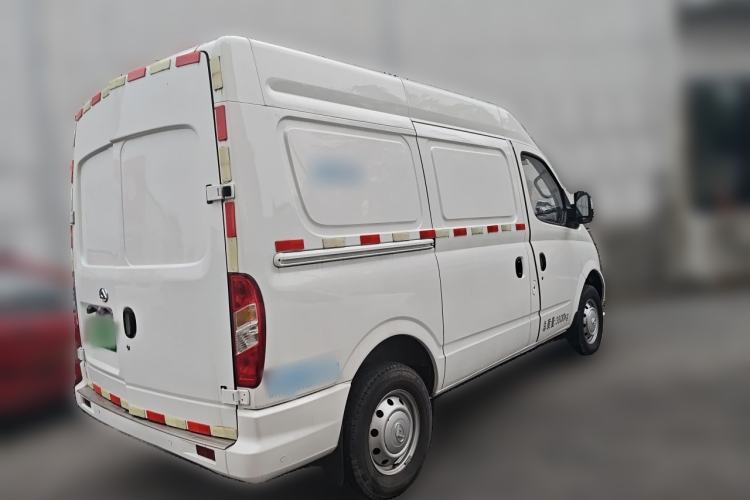 Used SAIC MAXUS Xintu V80 2021 2.0T PLUS Manual Van Short Wheelbase Mid-Roof Design 3-Seater