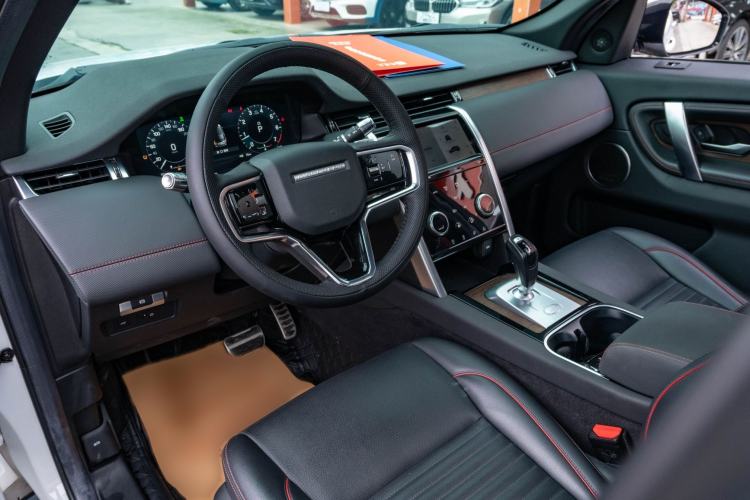 Used Land Rover Discovery Sport 2022 Revised Version 249 PS R-Dynamic S Performance Edition 5 Seats Interior 1