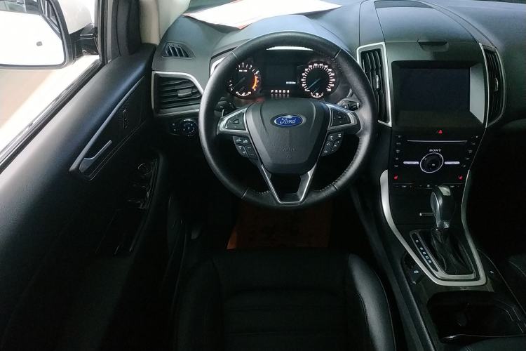 Used Ford Edge 2018 EcoBoost 245 Two-Wheel-Drive Platinum Edition 5 Seats
