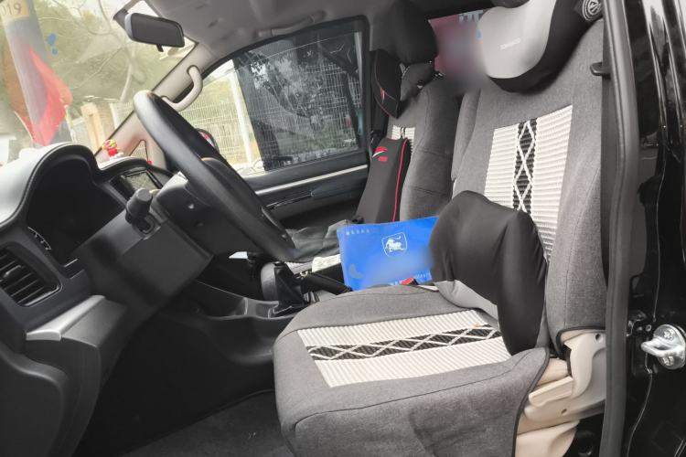 Used FORTHING Lingzhi 2023 M5L 1.6L Base Model 7 Seats Left Front Seat