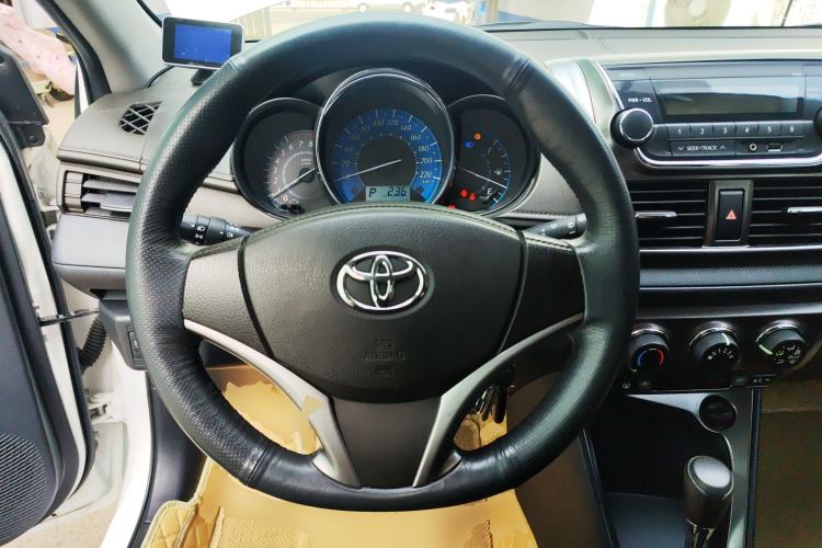Used Toyota YARiS L Zhi Xuan 2015 1.5E Automatic Charm Edition Steering Wheel